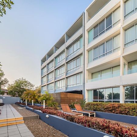 Oaks Nelson Bay Lure Suites Bagian luar foto