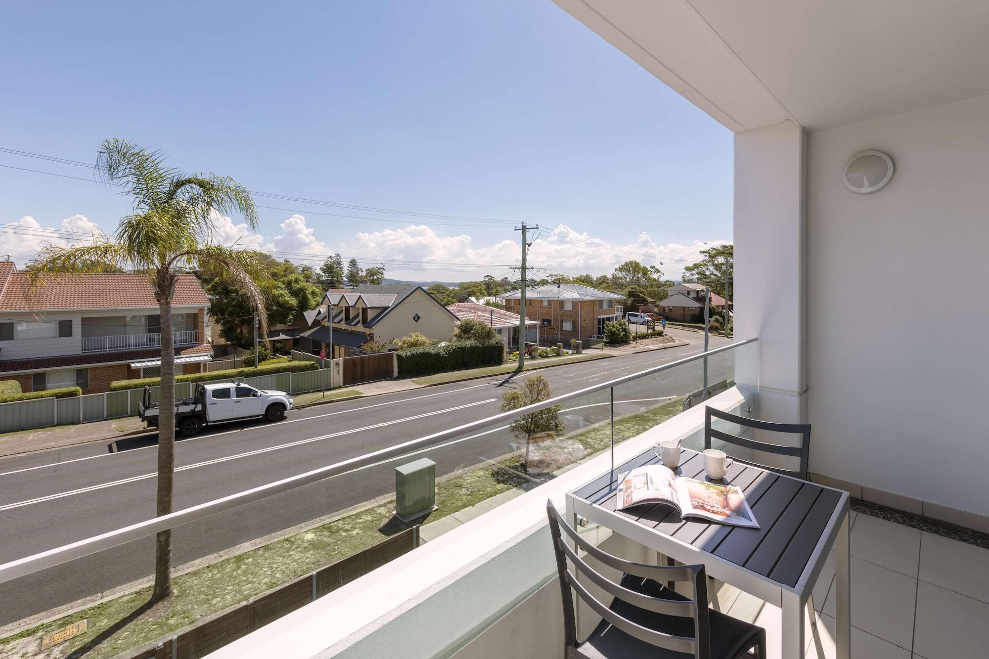 Oaks Nelson Bay Lure Suites Bagian luar foto