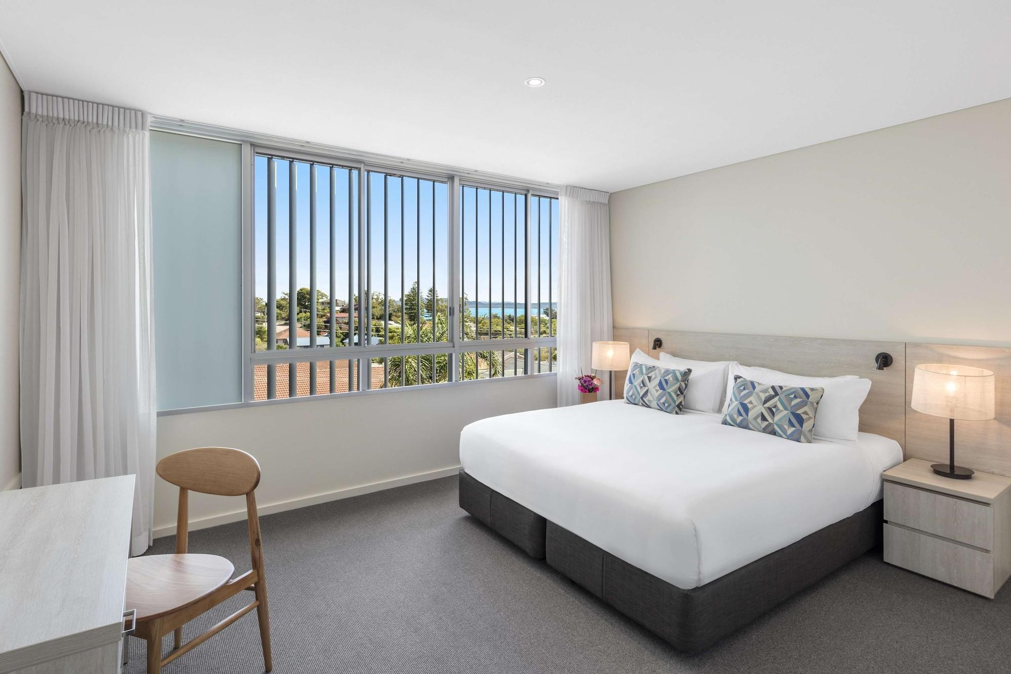 Oaks Nelson Bay Lure Suites Bagian luar foto