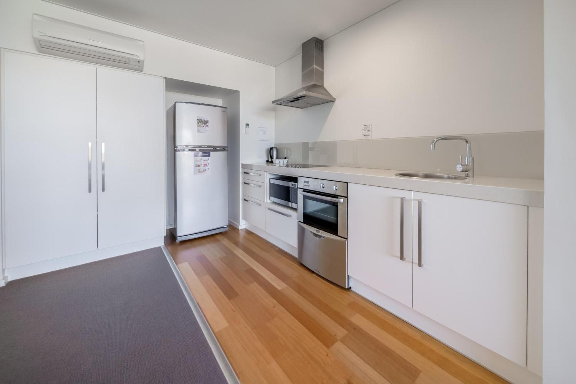 Oaks Nelson Bay Lure Suites Bagian luar foto