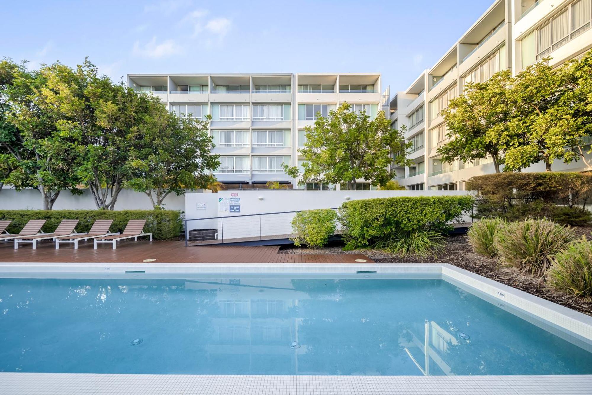 Oaks Nelson Bay Lure Suites Bagian luar foto